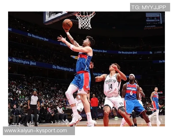 克莱首节火力全开9投5中三分球6投3中轻松斩获14分2篮板1助攻