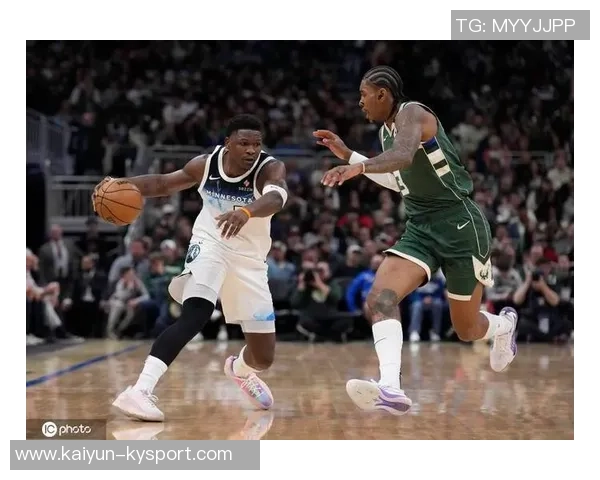 波蒂斯赛前祝贺字母哥第十次入选全明星字母哥携家人共庆这一荣耀时刻 波蒂斯赛前祝贺字母哥第十次入选全明星字母哥携家人共庆这一荣耀时刻